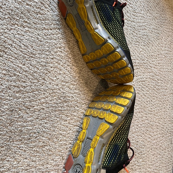 Under Armour Hovr Infinite men’s athletic shoe - Picture 3 of 5